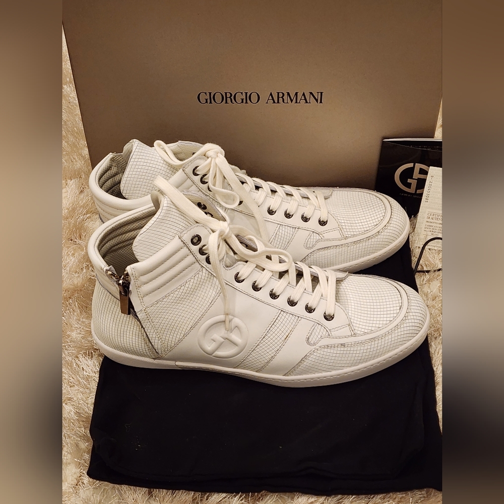 $795 100% Auth Giorgio Armani High Top Sneakers White Leather 8M